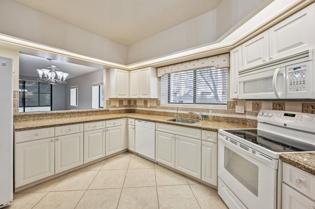 出租: $2,700 (3 贝兹, 2 浴室, 1434 平方英尺)