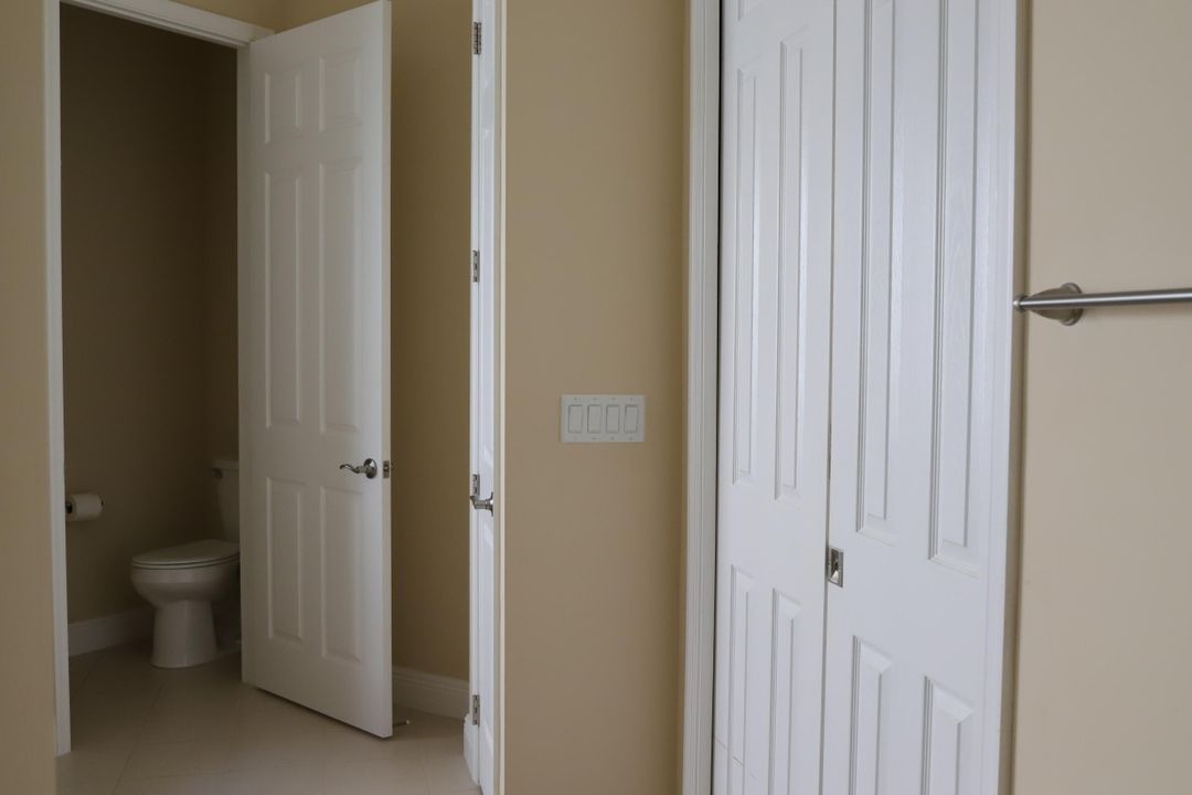 For Rent: $5,950 (5 beds, 3 baths, 2979 Square Feet)