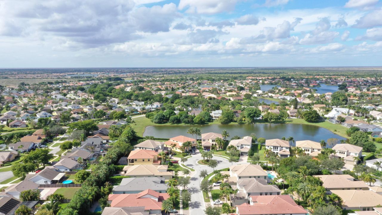 For Rent: $5,950 (5 beds, 3 baths, 2979 Square Feet)