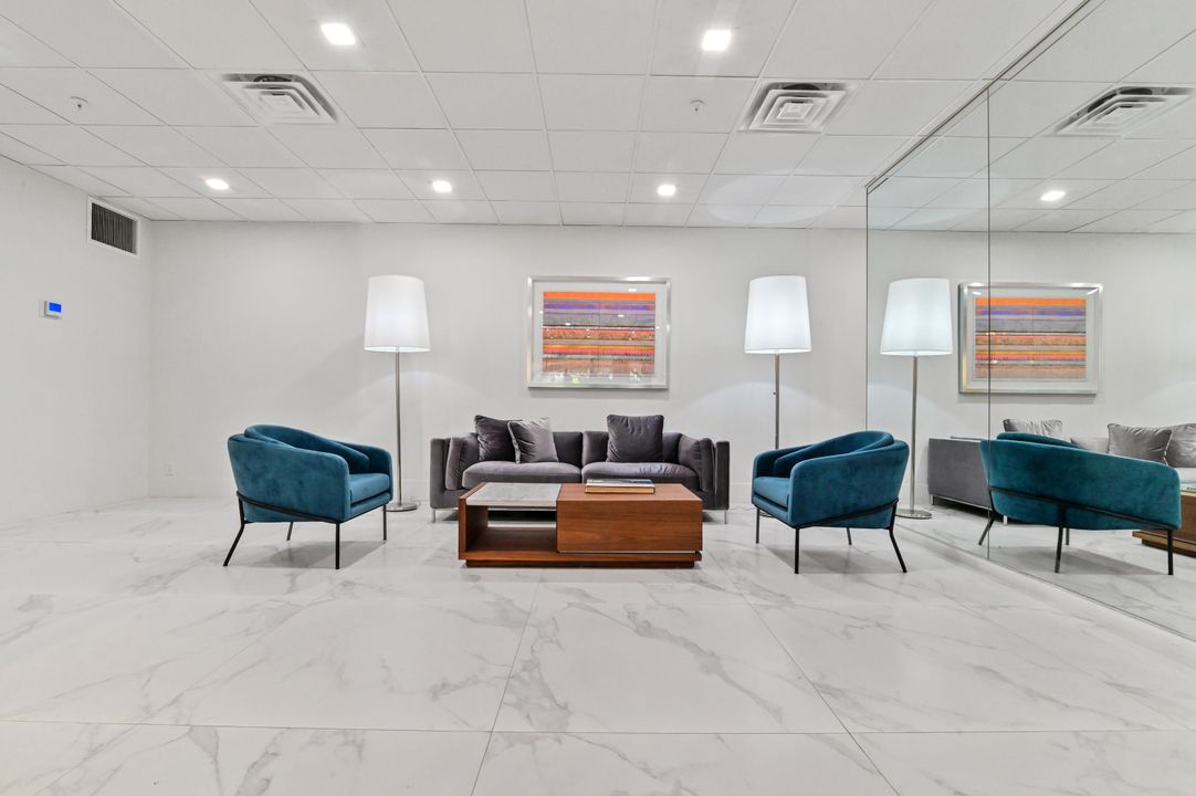 出租: $7,500 (3 贝兹, 2 浴室, 2250 平方英尺)