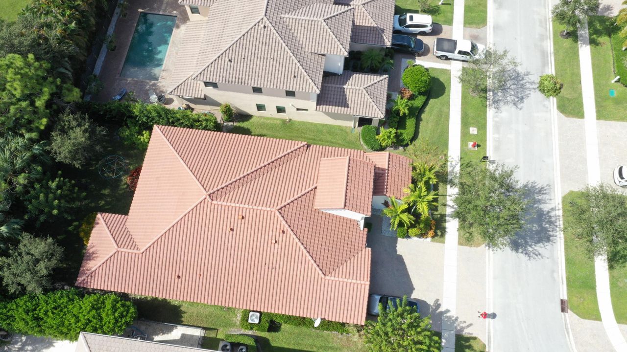 For Rent: $5,950 (5 beds, 3 baths, 2979 Square Feet)