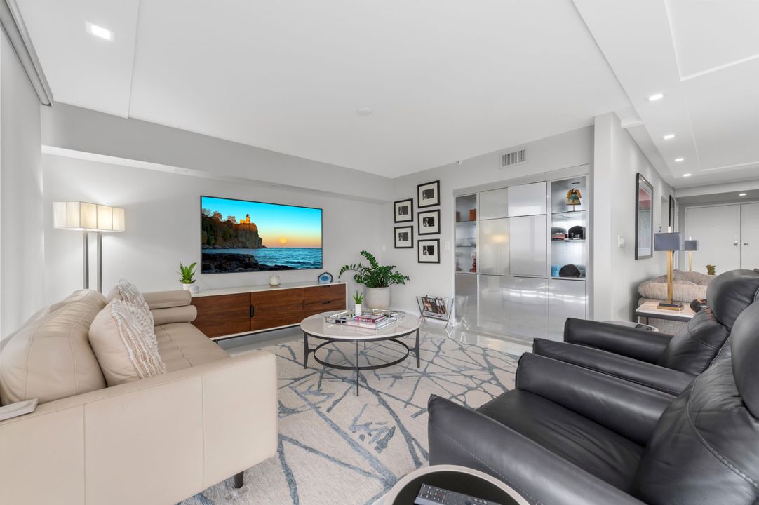 出租: $7,500 (3 贝兹, 2 浴室, 2250 平方英尺)