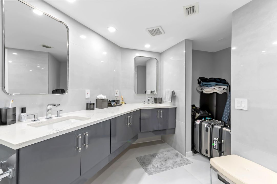 出租: $7,500 (3 贝兹, 2 浴室, 2250 平方英尺)