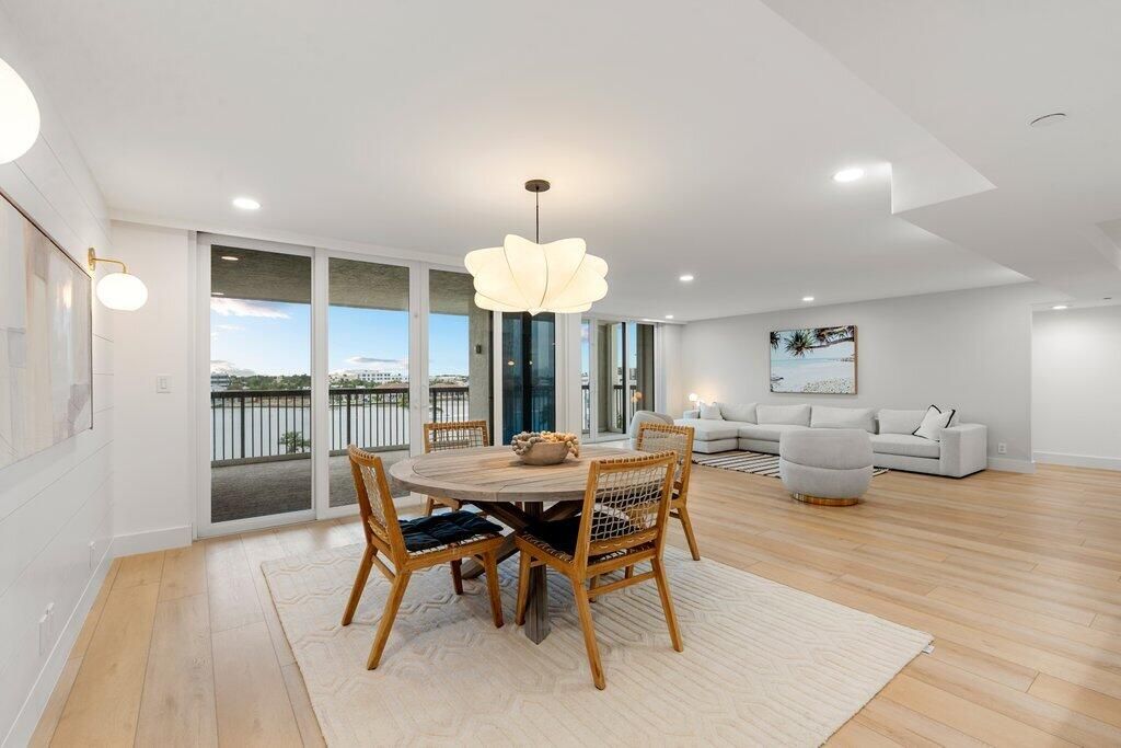 For Sale: $3,299,000 (3 beds, 2 baths, 3025 Square Feet)