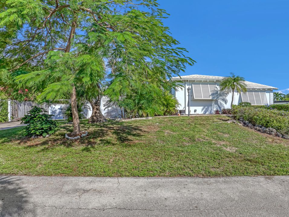 En Venta: $2,450,000 (4 camas, 3 baños, 2408 Pies cuadrados)