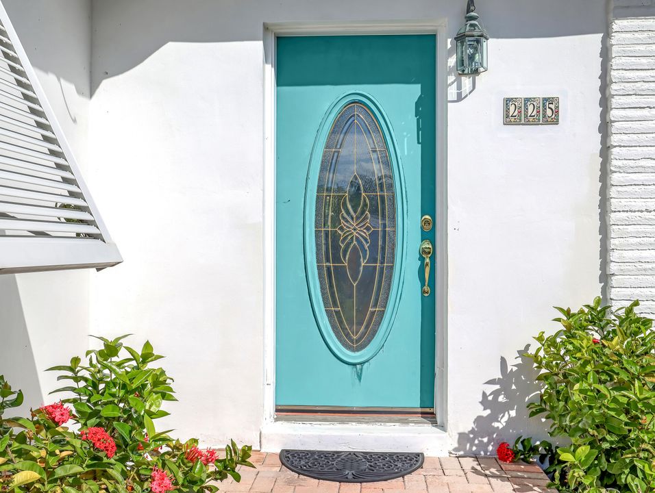 En Venta: $2,450,000 (4 camas, 3 baños, 2408 Pies cuadrados)