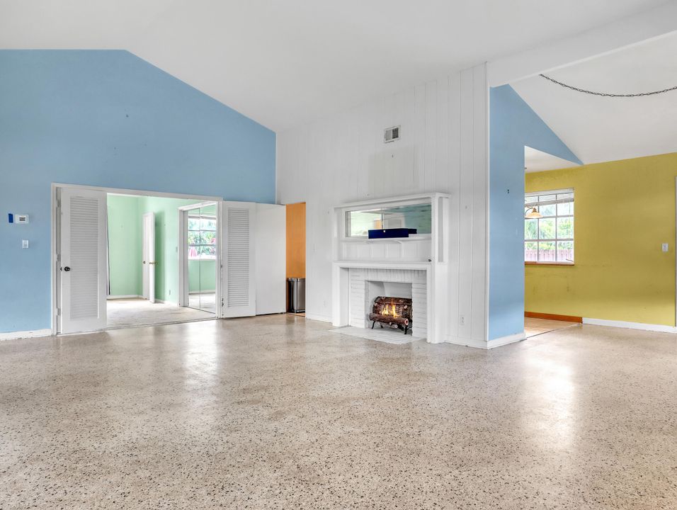 En Venta: $2,450,000 (4 camas, 3 baños, 2408 Pies cuadrados)