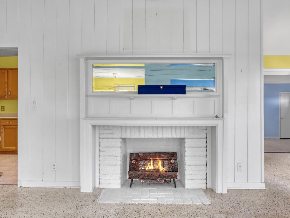 En Venta: $2,450,000 (4 camas, 3 baños, 2408 Pies cuadrados)