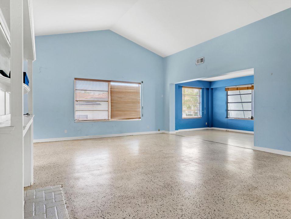 En Venta: $2,450,000 (4 camas, 3 baños, 2408 Pies cuadrados)