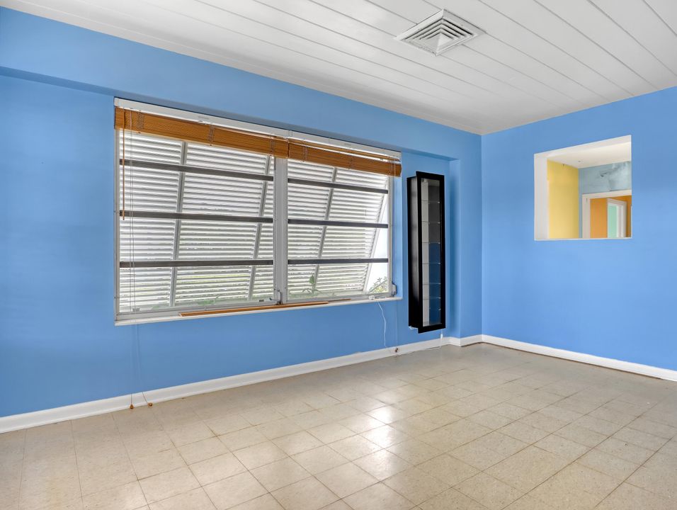 En Venta: $2,450,000 (4 camas, 3 baños, 2408 Pies cuadrados)