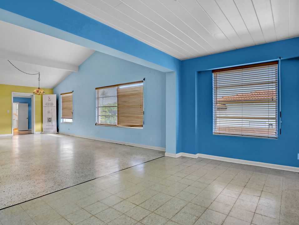 En Venta: $2,450,000 (4 camas, 3 baños, 2408 Pies cuadrados)