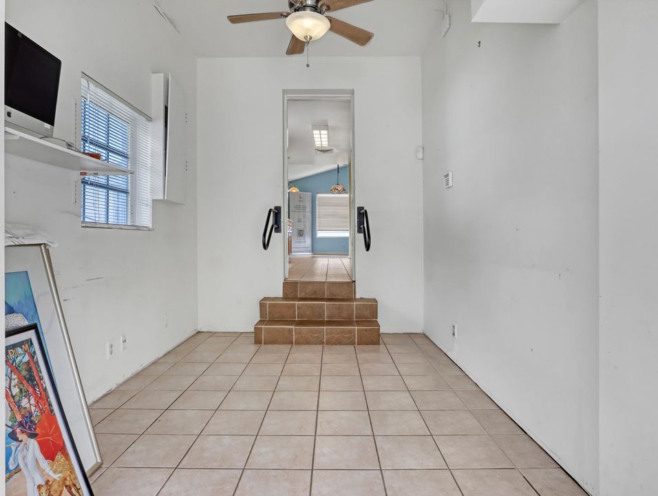 En Venta: $2,450,000 (4 camas, 3 baños, 2408 Pies cuadrados)