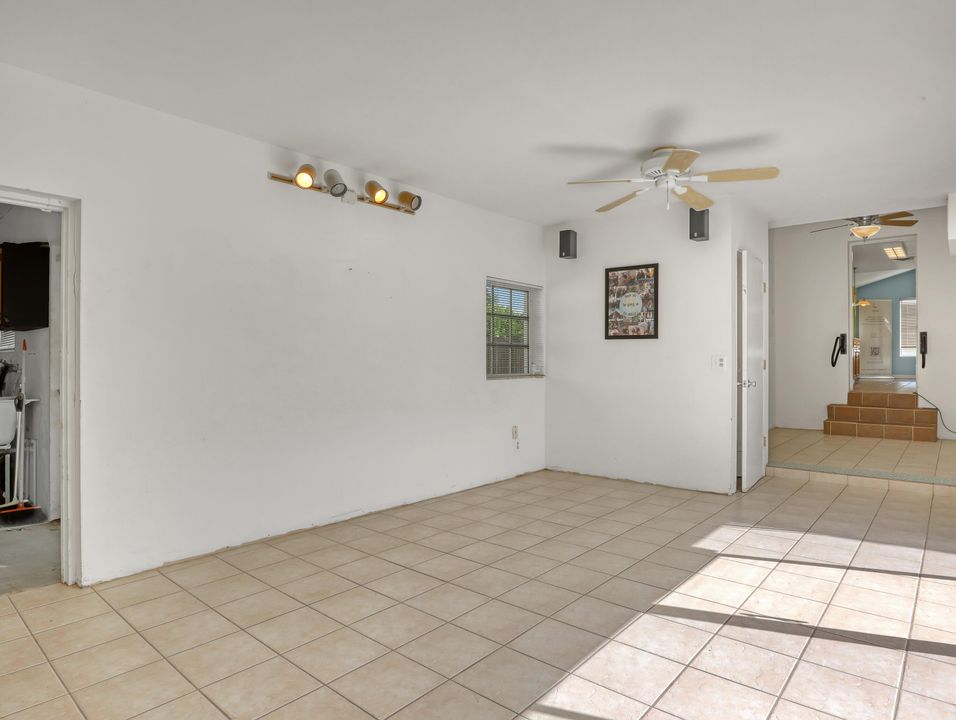 En Venta: $2,450,000 (4 camas, 3 baños, 2408 Pies cuadrados)