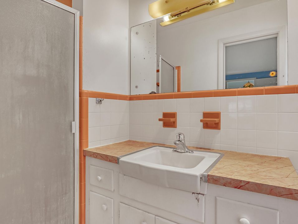 En Venta: $2,450,000 (4 camas, 3 baños, 2408 Pies cuadrados)