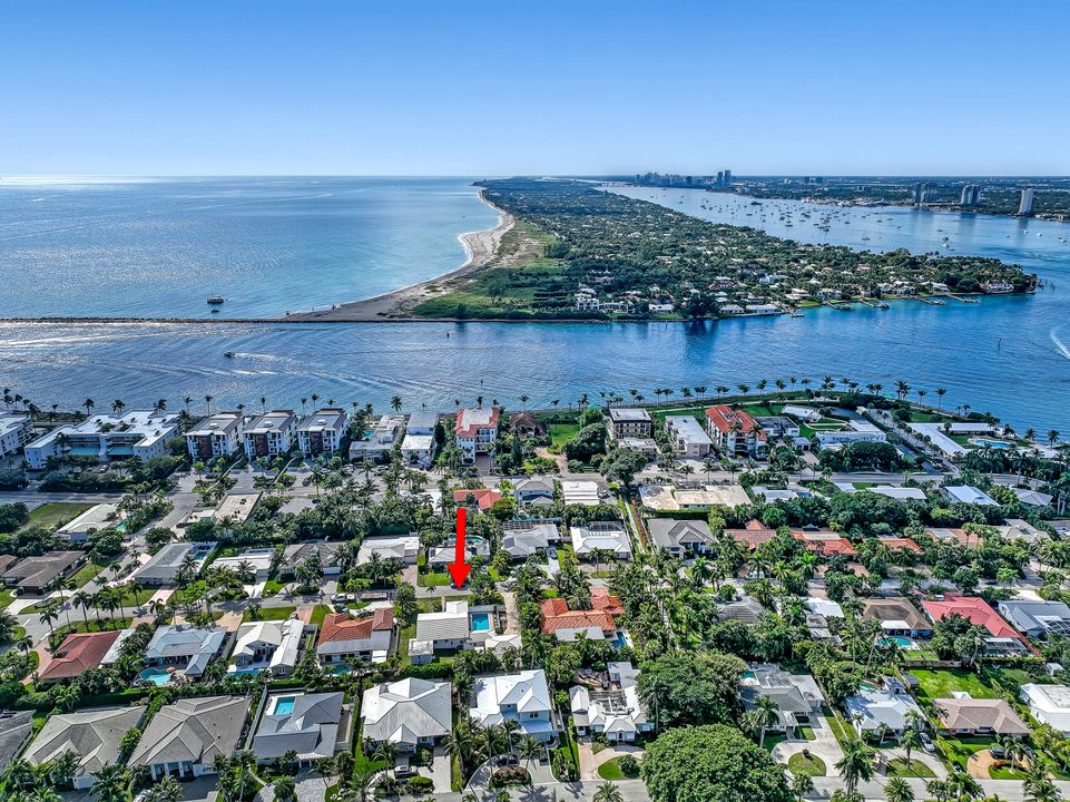 En Venta: $2,450,000 (4 camas, 3 baños, 2408 Pies cuadrados)