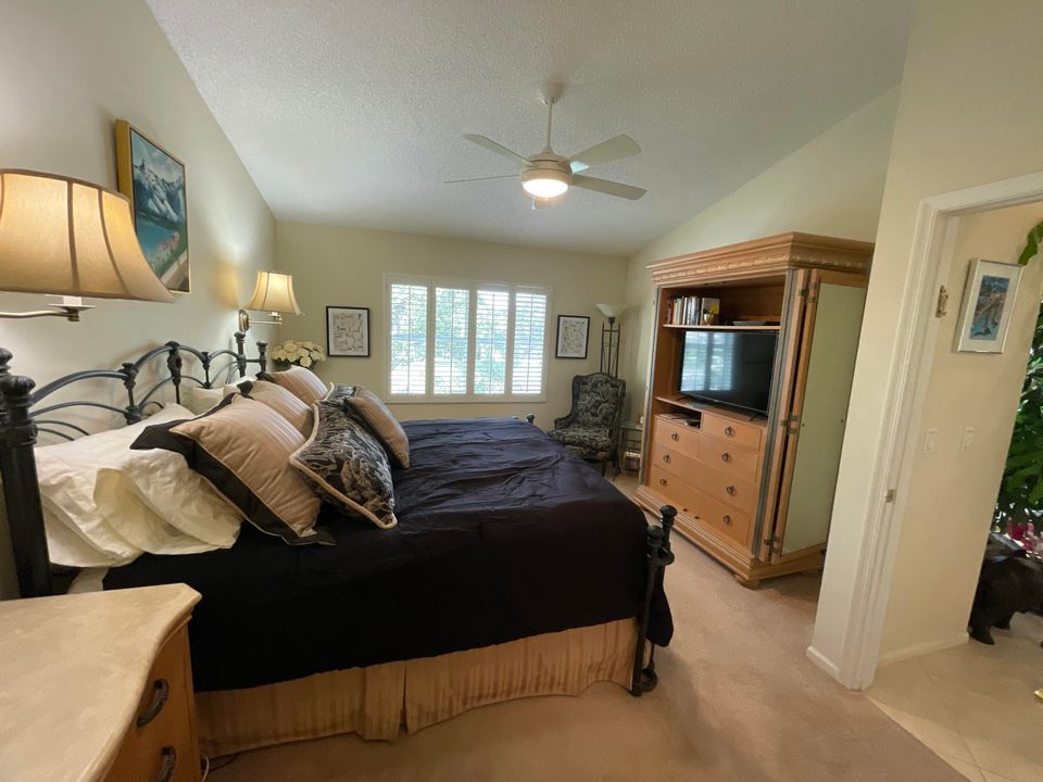 合同活跃: $3,000 (3 贝兹, 2 浴室, 1523 平方英尺)