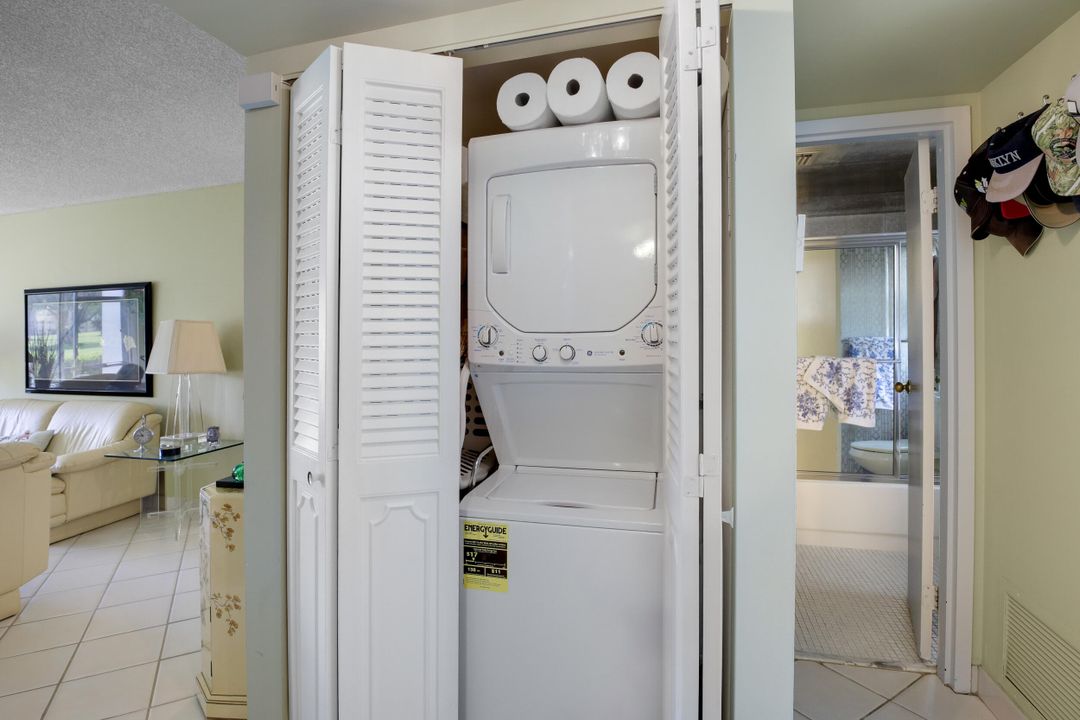 На продажу: $132,000 (2 спален, 2 ванн, 1090 Квадратных фут)