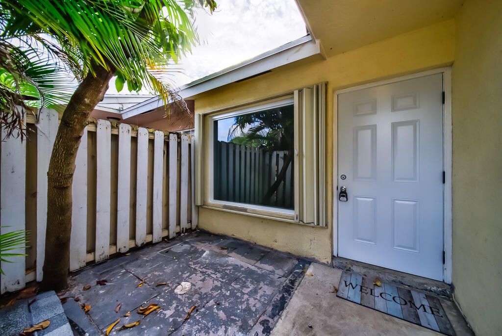 Activo con contrato: $324,500 (3 camas, 2 baños, 1110 Pies cuadrados)