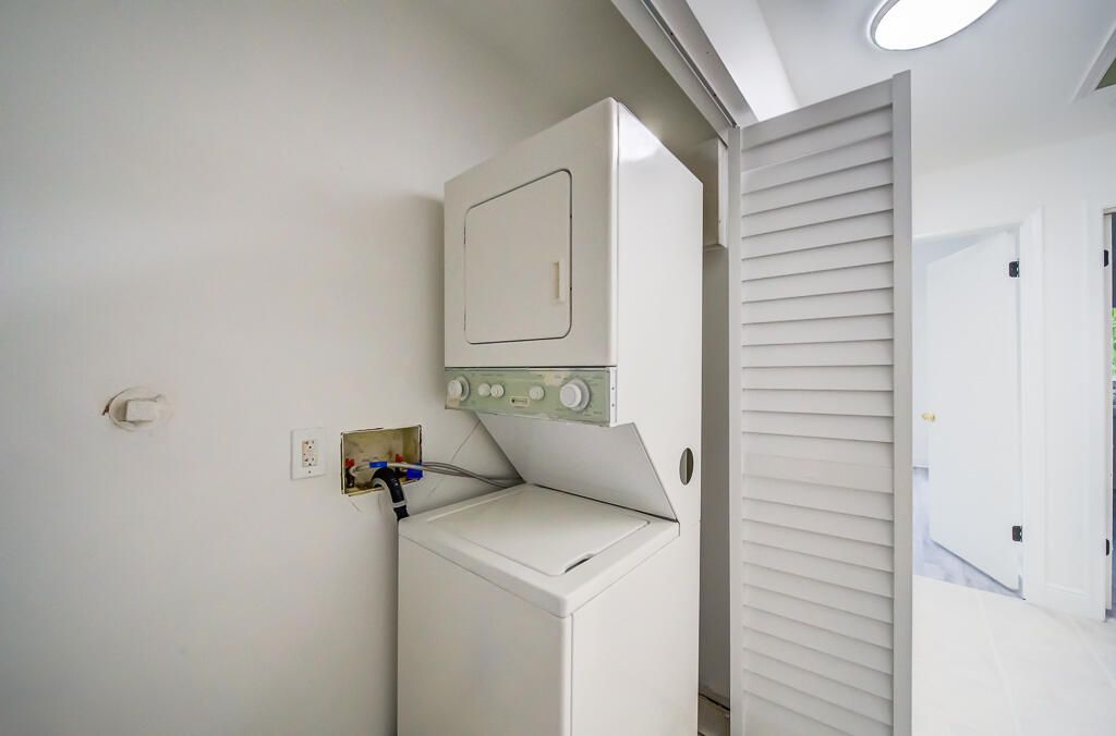 Activo con contrato: $324,500 (3 camas, 2 baños, 1110 Pies cuadrados)