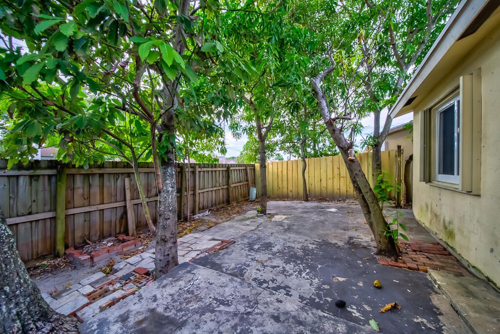 Activo con contrato: $324,500 (3 camas, 2 baños, 1110 Pies cuadrados)