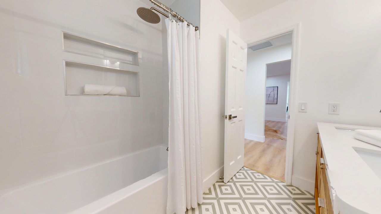 For Sale: $1,350,000 (5 beds, 3 baths, 3766 Square Feet)