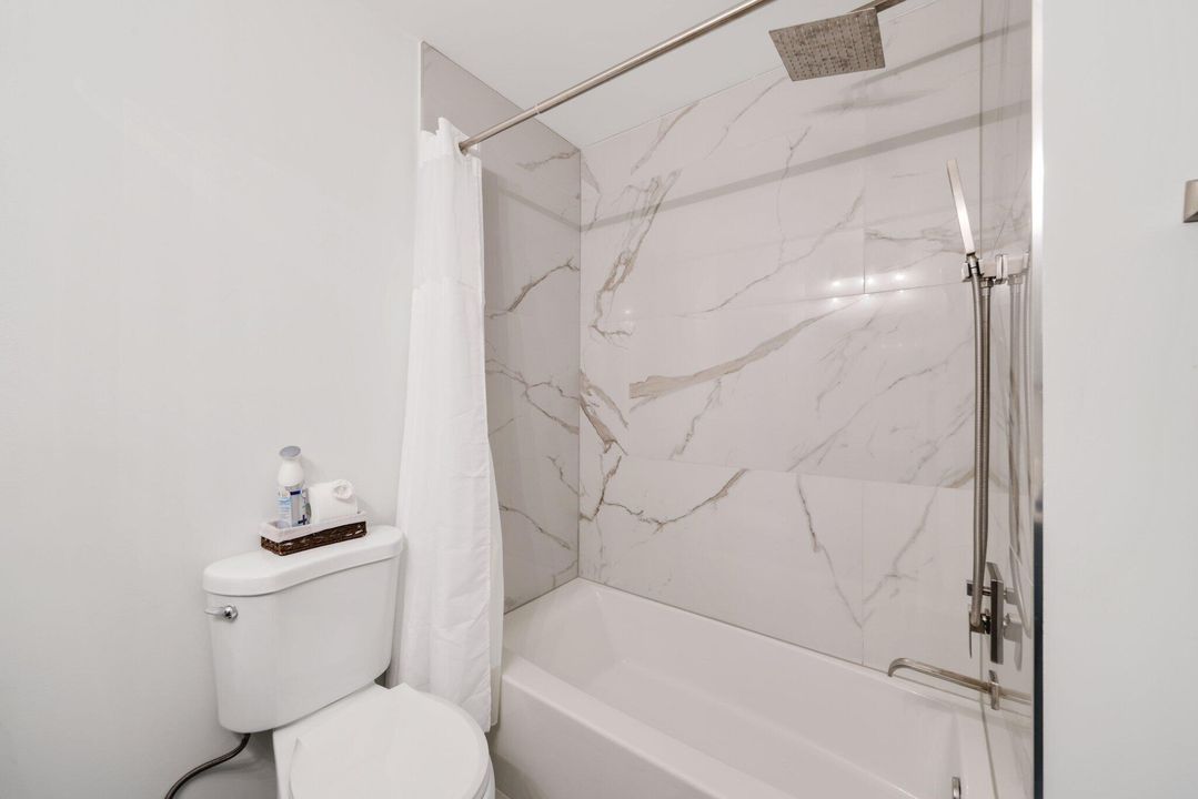 合同活跃: $719,000 (3 贝兹, 2 浴室, 1659 平方英尺)