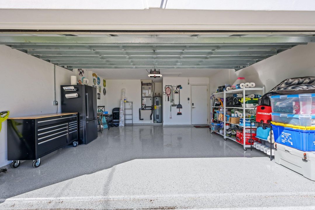 合同活跃: $719,000 (3 贝兹, 2 浴室, 1659 平方英尺)