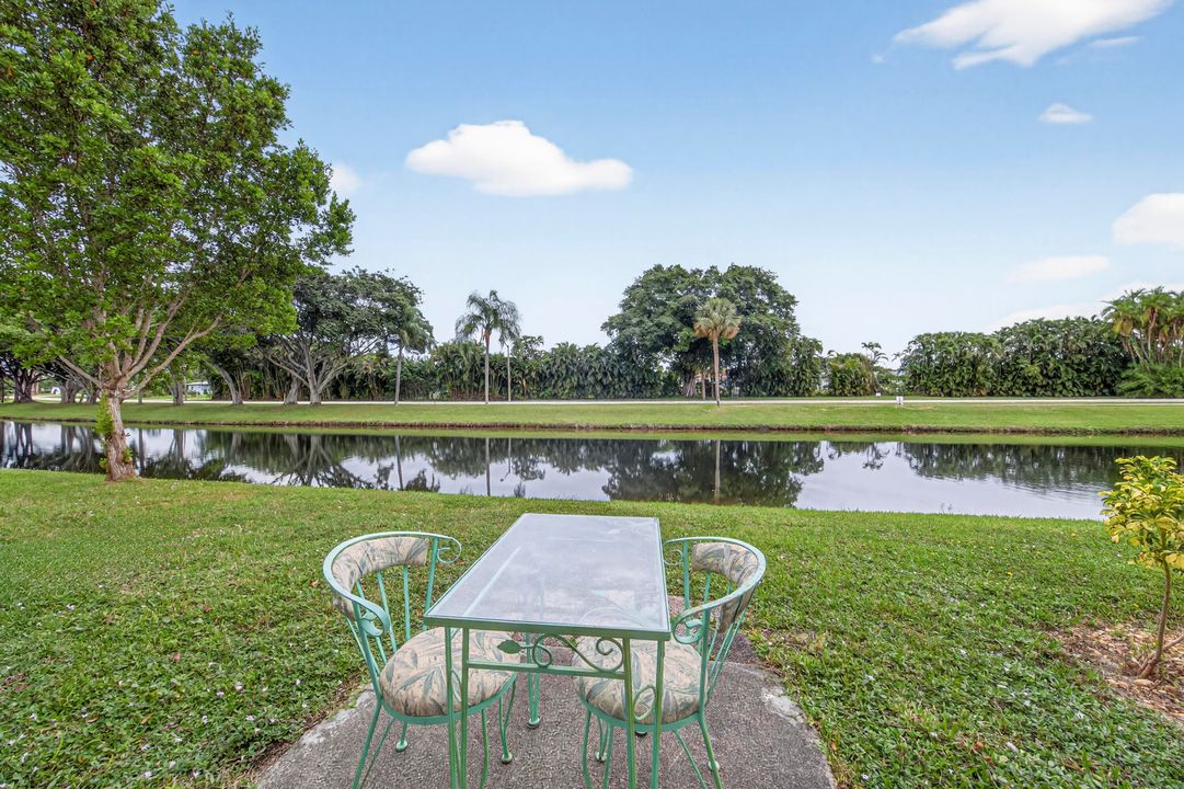 待售: $210,000 (2 贝兹, 2 浴室, 1200 平方英尺)