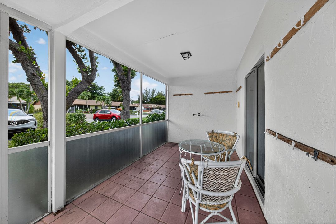 待售: $210,000 (2 贝兹, 2 浴室, 1200 平方英尺)