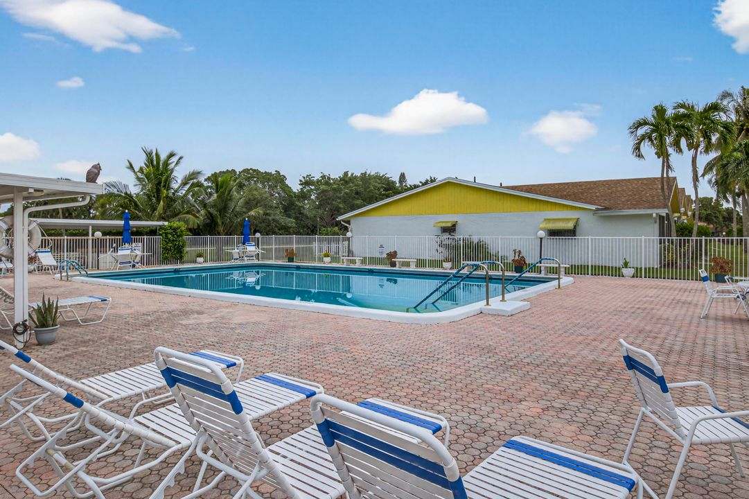 待售: $210,000 (2 贝兹, 2 浴室, 1200 平方英尺)