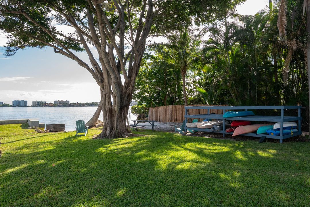 For Sale: $199,000 (2 beds, 2 baths, 1010 Square Feet)