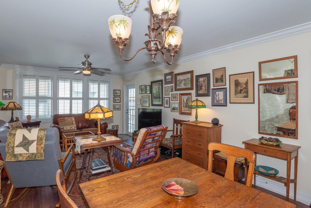 For Sale: $199,000 (2 beds, 2 baths, 1010 Square Feet)