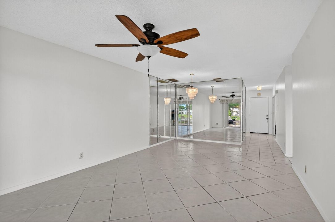 For Sale: $239,000 (2 beds, 1 baths, 908 Square Feet)