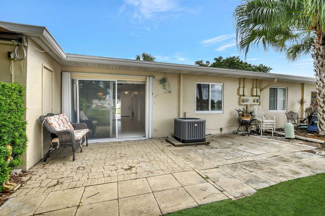 For Sale: $239,000 (2 beds, 1 baths, 908 Square Feet)