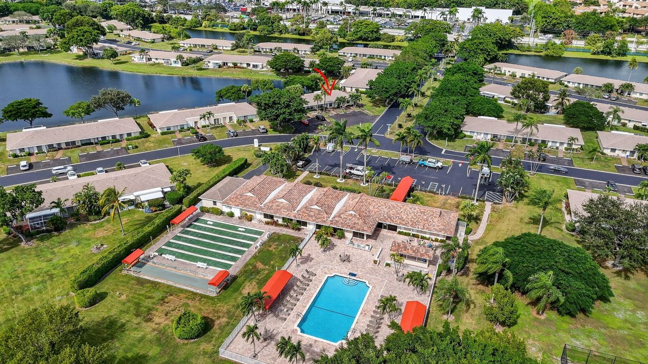 For Sale: $239,000 (2 beds, 1 baths, 908 Square Feet)