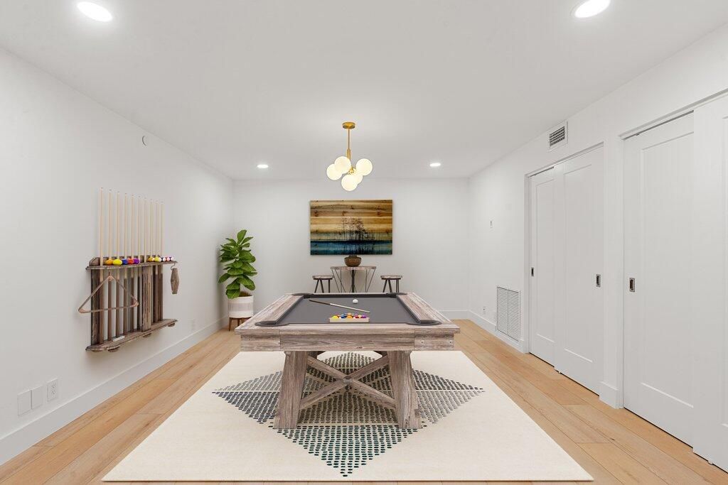 For Sale: $3,299,000 (3 beds, 2 baths, 3025 Square Feet)