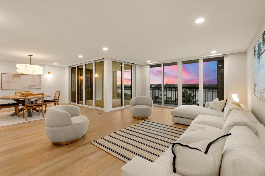 For Sale: $3,299,000 (3 beds, 2 baths, 3025 Square Feet)