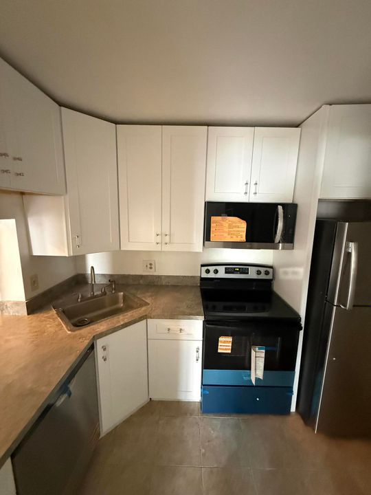 Active With Contract: $1,850 (2 beds, 2 baths, 1104 Square Feet)