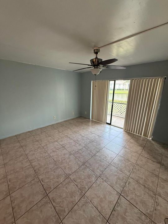 Active With Contract: $1,850 (2 beds, 2 baths, 1104 Square Feet)