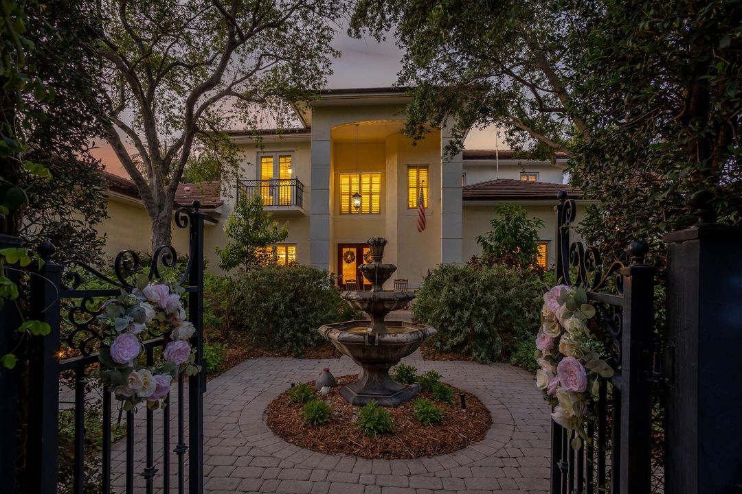 For Sale: $3,265,000 (5 beds, 5 baths, 4182 Square Feet)