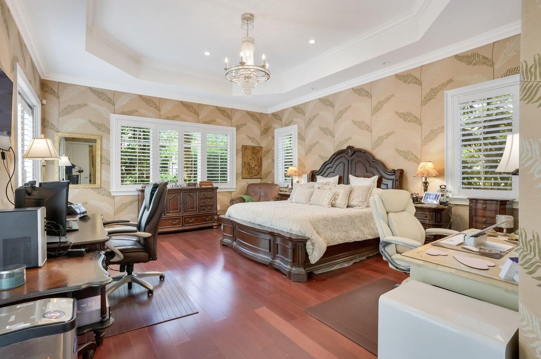 For Sale: $3,265,000 (5 beds, 5 baths, 4182 Square Feet)