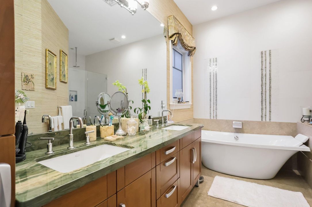 For Sale: $3,265,000 (5 beds, 5 baths, 4182 Square Feet)