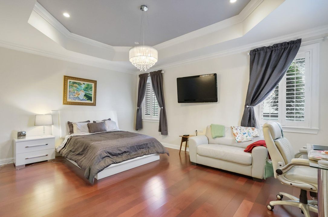 For Sale: $3,265,000 (5 beds, 5 baths, 4182 Square Feet)