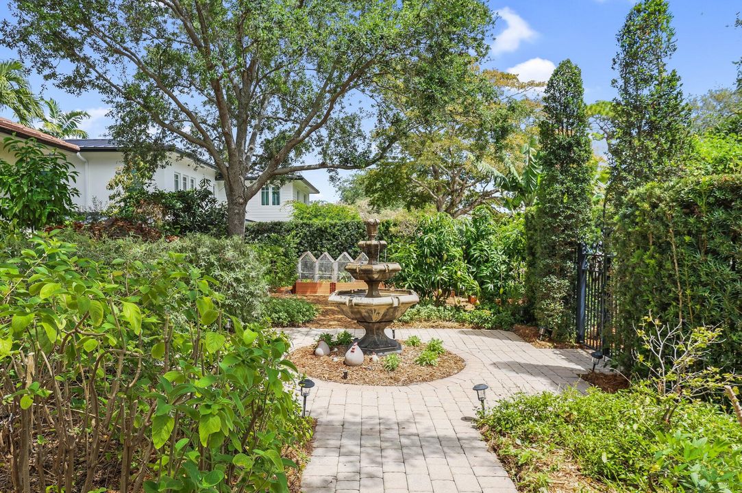 For Sale: $3,265,000 (5 beds, 5 baths, 4182 Square Feet)