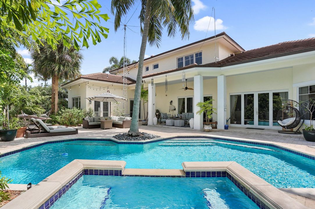 For Sale: $3,265,000 (5 beds, 5 baths, 4182 Square Feet)