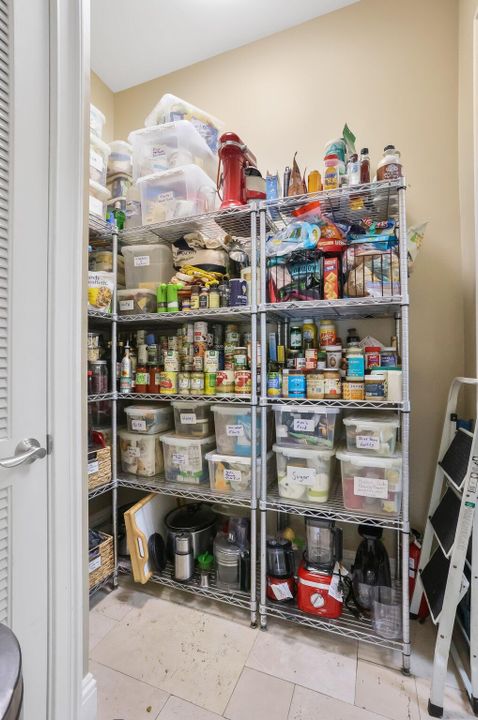 For Sale: $3,265,000 (5 beds, 5 baths, 4182 Square Feet)