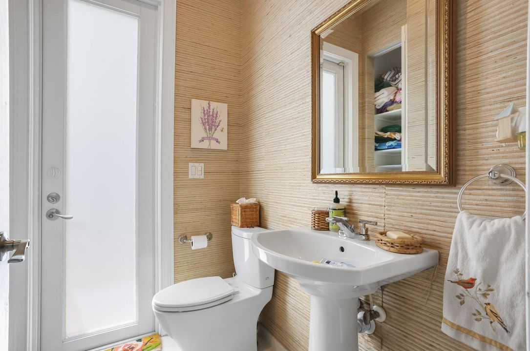 For Sale: $3,265,000 (5 beds, 5 baths, 4182 Square Feet)