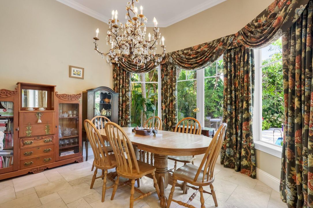 For Sale: $3,265,000 (5 beds, 5 baths, 4182 Square Feet)