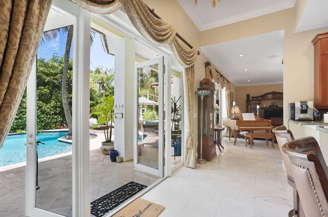 For Sale: $3,265,000 (5 beds, 5 baths, 4182 Square Feet)