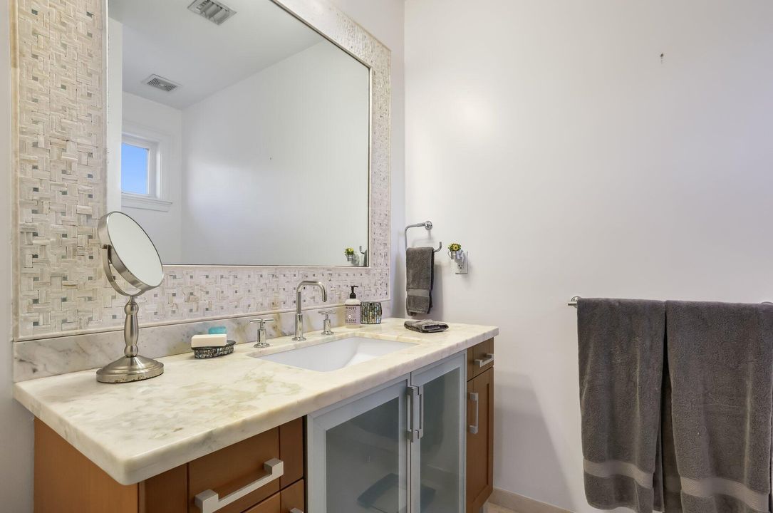 For Sale: $3,265,000 (5 beds, 5 baths, 4182 Square Feet)